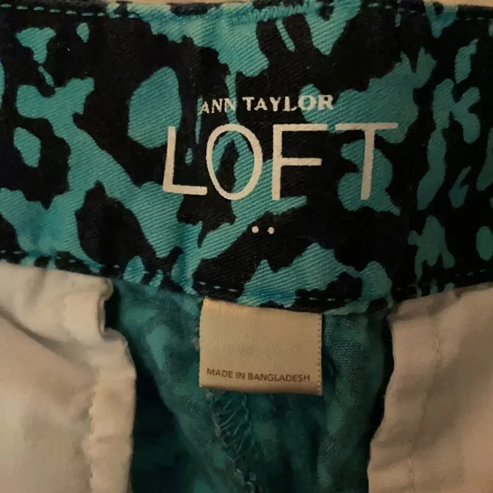 (5/$25) Loft outlet teal & navy 6” inseam shorts